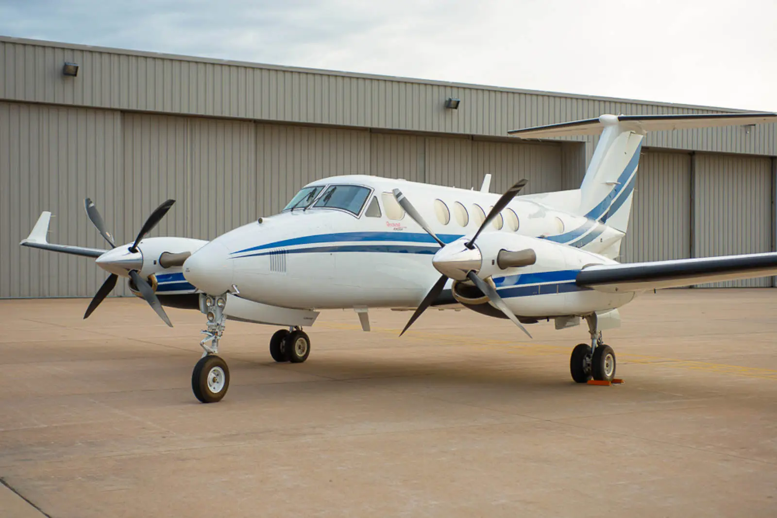 Beechcraft King Air 250 N309LB operated by International Jet Aviation Services Inc., exterior