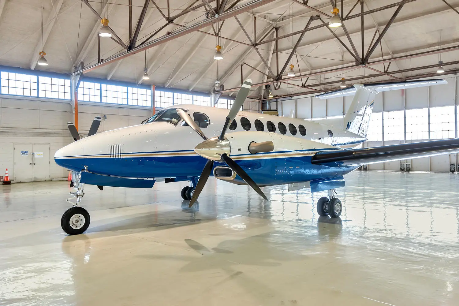 Beechcraft King Air 350 N400AY operated by Axis Jet, exterior
