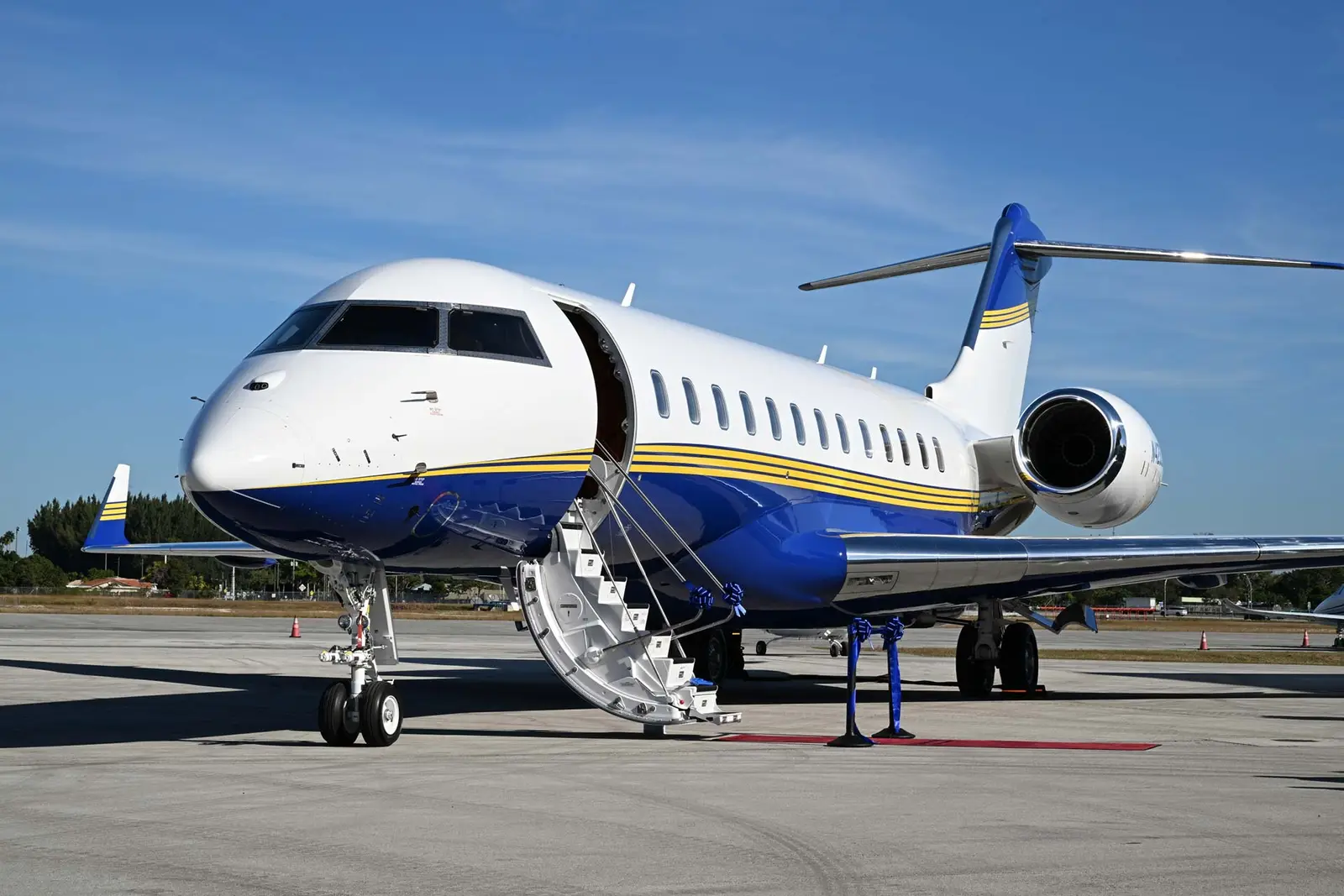 Bombardier Global 6500 N423JL operated by Fair Wind Air Charter, exterior