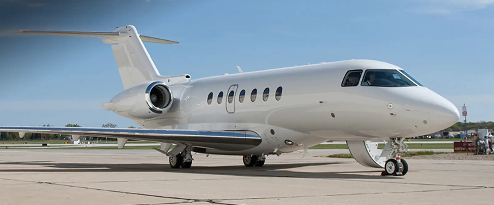 Beechcraft Hawker 4000 N515CJ operated by Priester Aviation, KPWK, exterior
