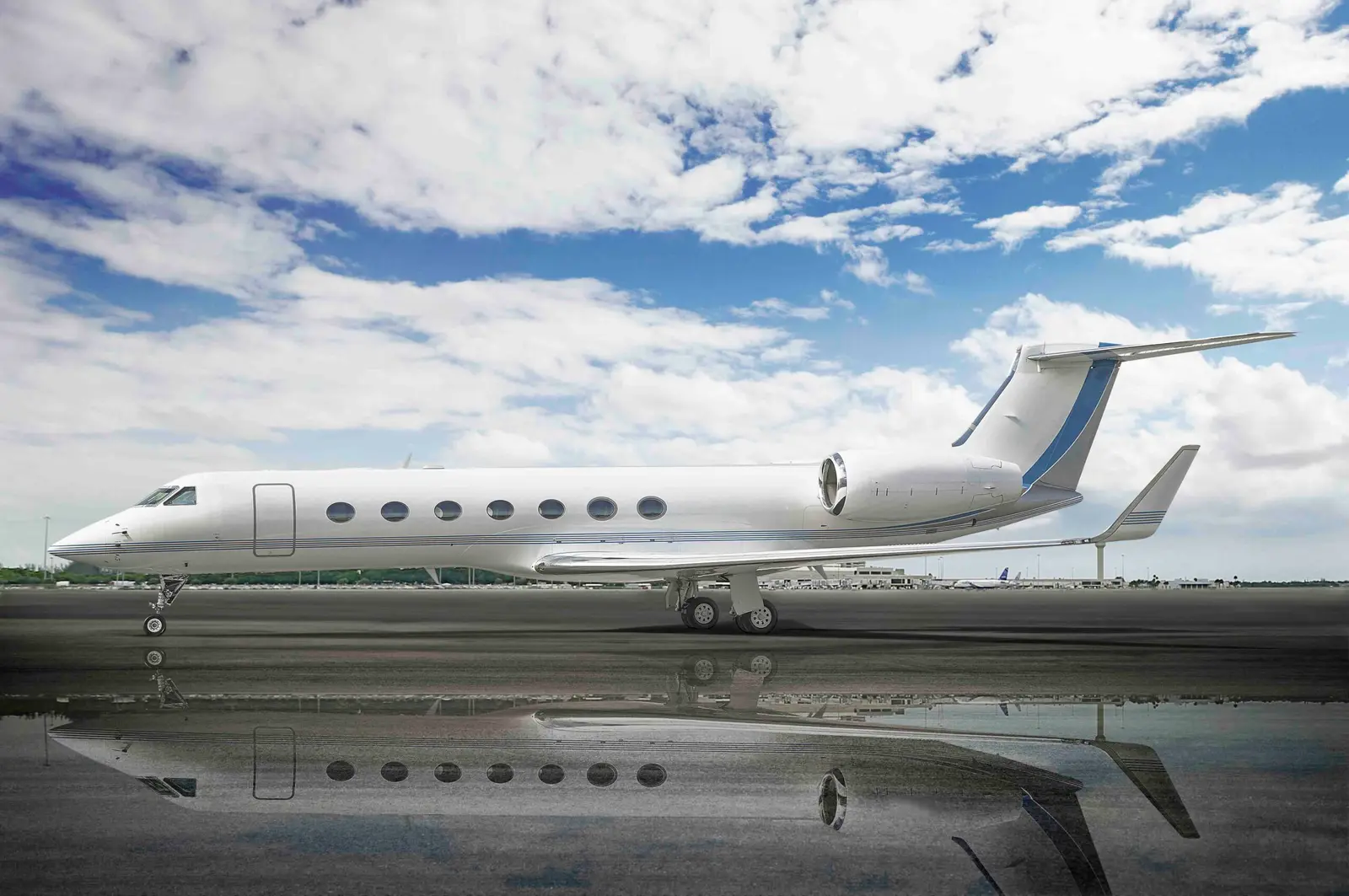 Gulfstream G550 N588TN operated by Journey Aviation, LLC, exterior