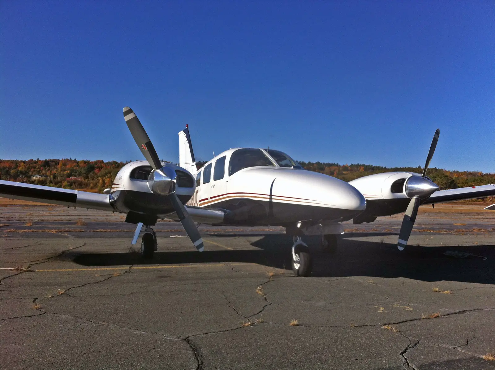 Piper PA-34-200 Seneca I N619DC operated by Harvard Air Taxi LLC, exterior