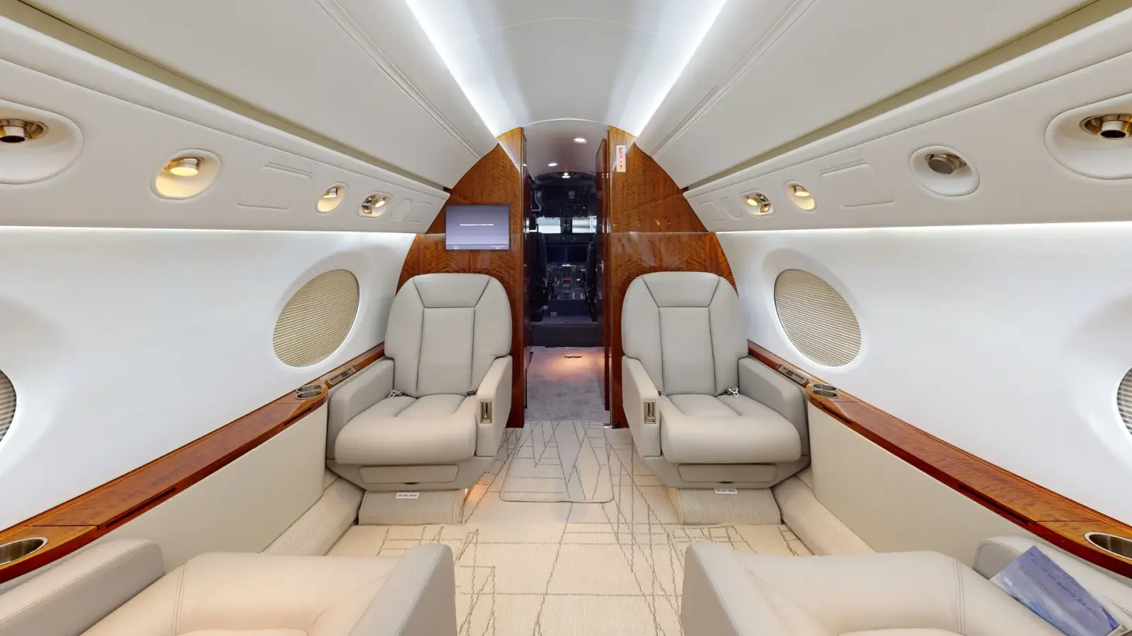 Gulfstream G350 N700MV operated by Mira Vista Aviation, Inc., exterior