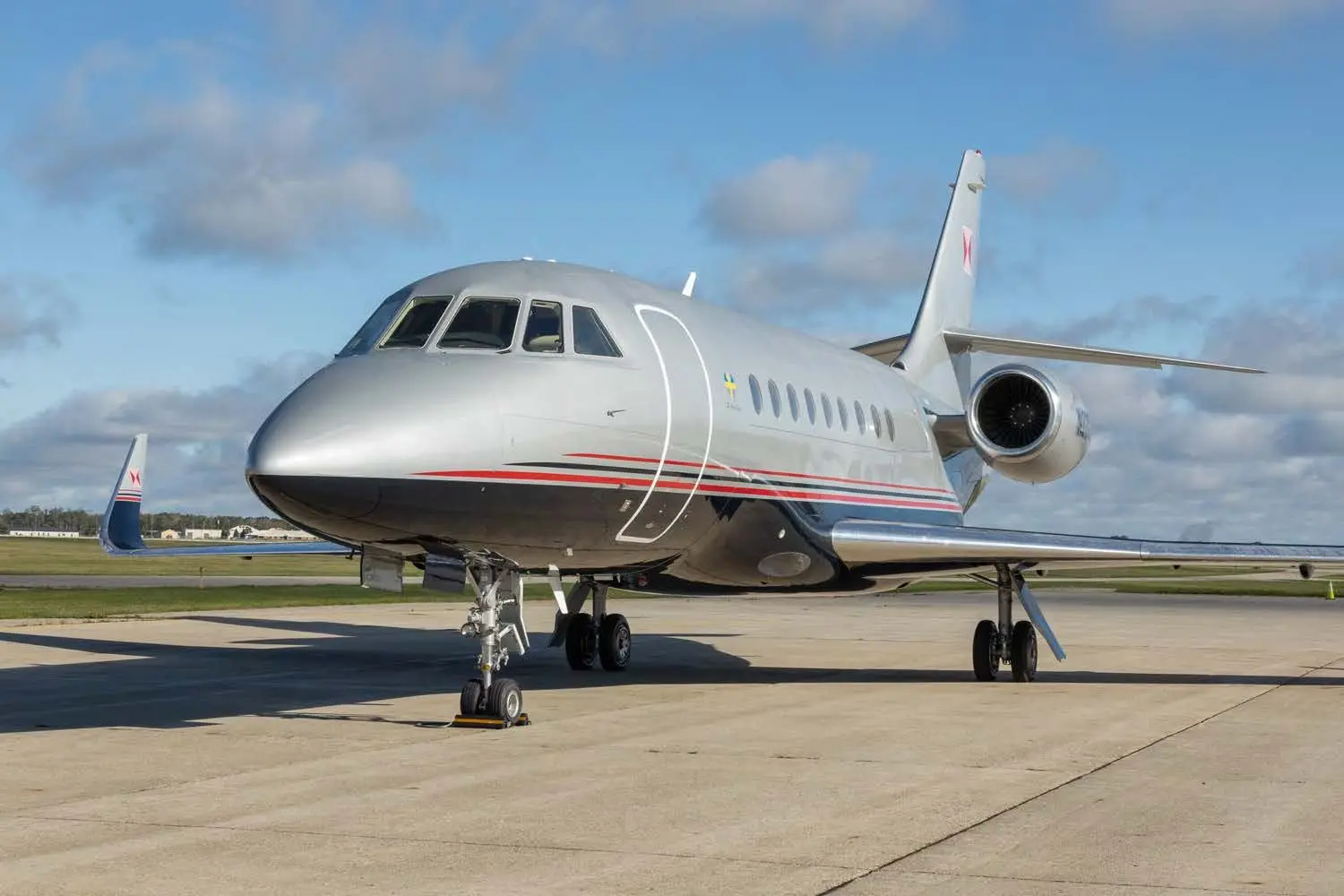Dassault Falcon 2000 N702NW operated by Hangar 7 Aviation, exterior