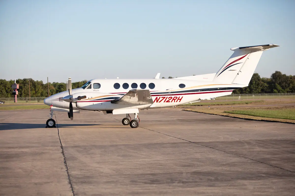 Beechcraft King Air B200 N712RH operated by BTR Air Charter, exterior