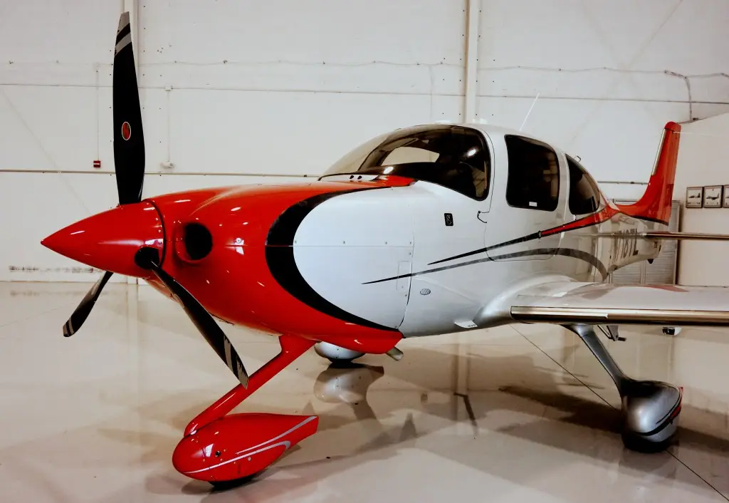 Cirrus SR22 N718TL operated by RexAir, exterior