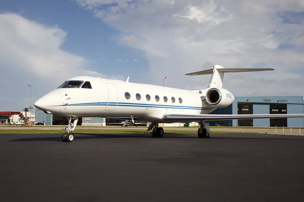 Gulfstream G550 N768JJ operated by Journey Aviation, LLC, exterior