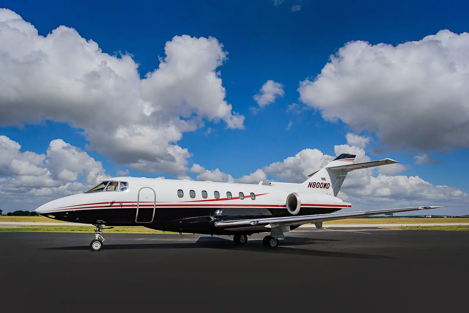 Beechcraft Hawker 1000 N800WD operated by Freedom Jets Charter, exterior