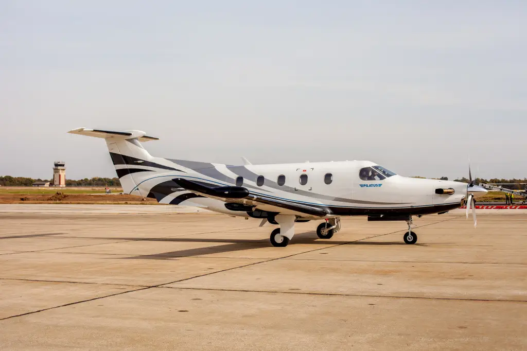 Pilatus PC-12/47 N821CT operated by Axiom Aviation, Inc., exterior
