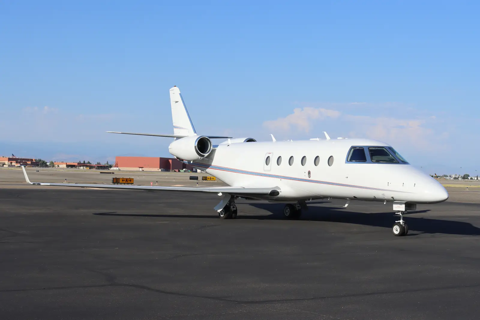 Gulfstream G150 N8821C operated by CSM Aviation, exterior