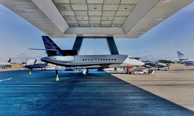 Dassault Falcon 900B N910SC operated by ExecuJet Charter Service, Inc, KTPA, exterior