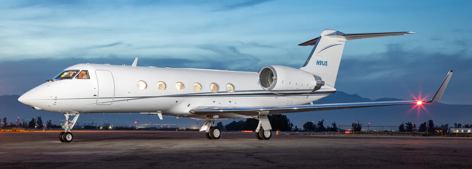 Gulfstream IV N91JS operated by Carlisle Air Group, exterior
