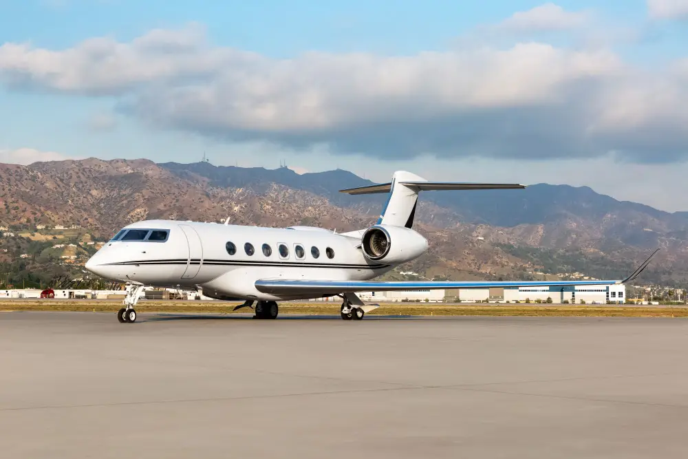 Gulfstream GVII-G600 N923N operated by Nicholas Air, exterior