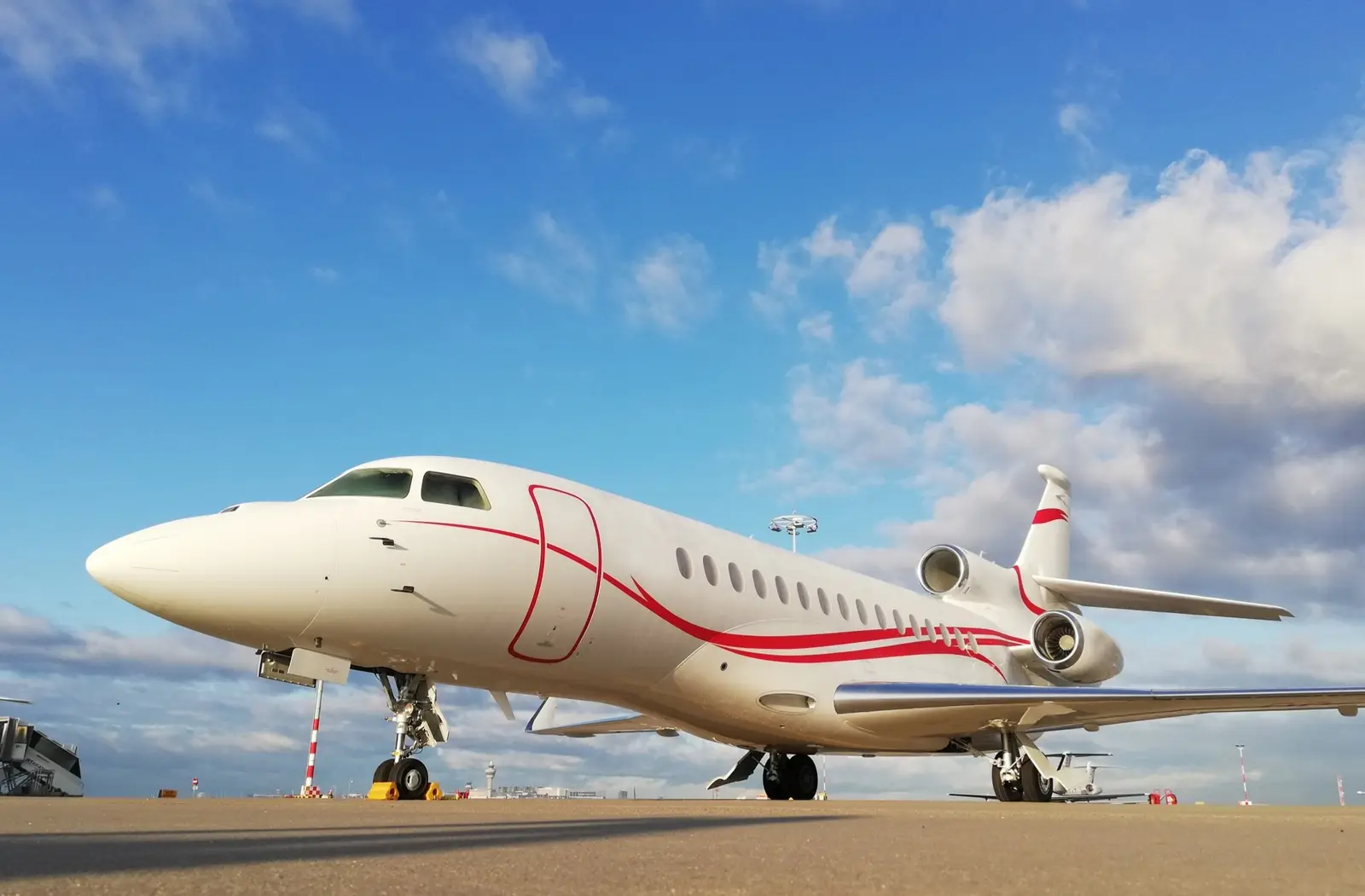 Dassault Falcon 8X OO-SBO operated by FLYINGGROUP, exterior
