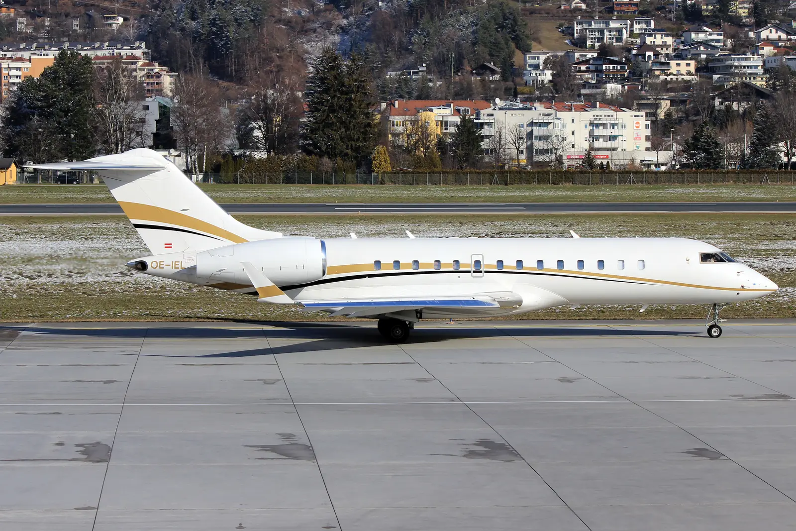 Bombardier Global Express P4-BFW operated by Bestfly Aircraft Management, exterior