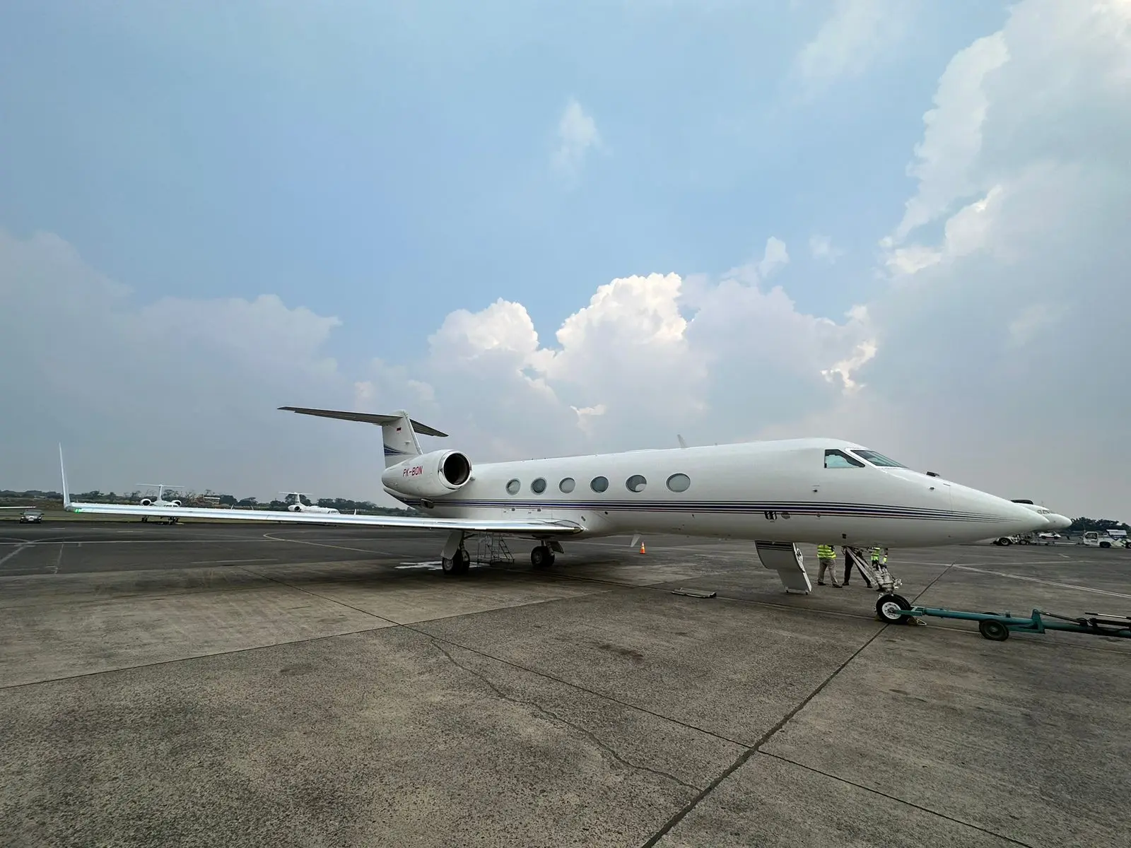 Gulfstream G450 PK-BON operated by CeoJetset (PT. Jet Eksekutif Travya), exterior