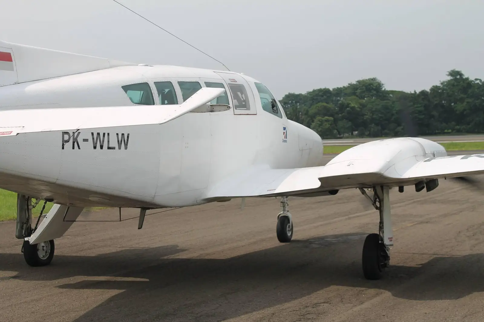 Cessna 402B PK-WLW operated by PT. Whitesky Aviation, exterior