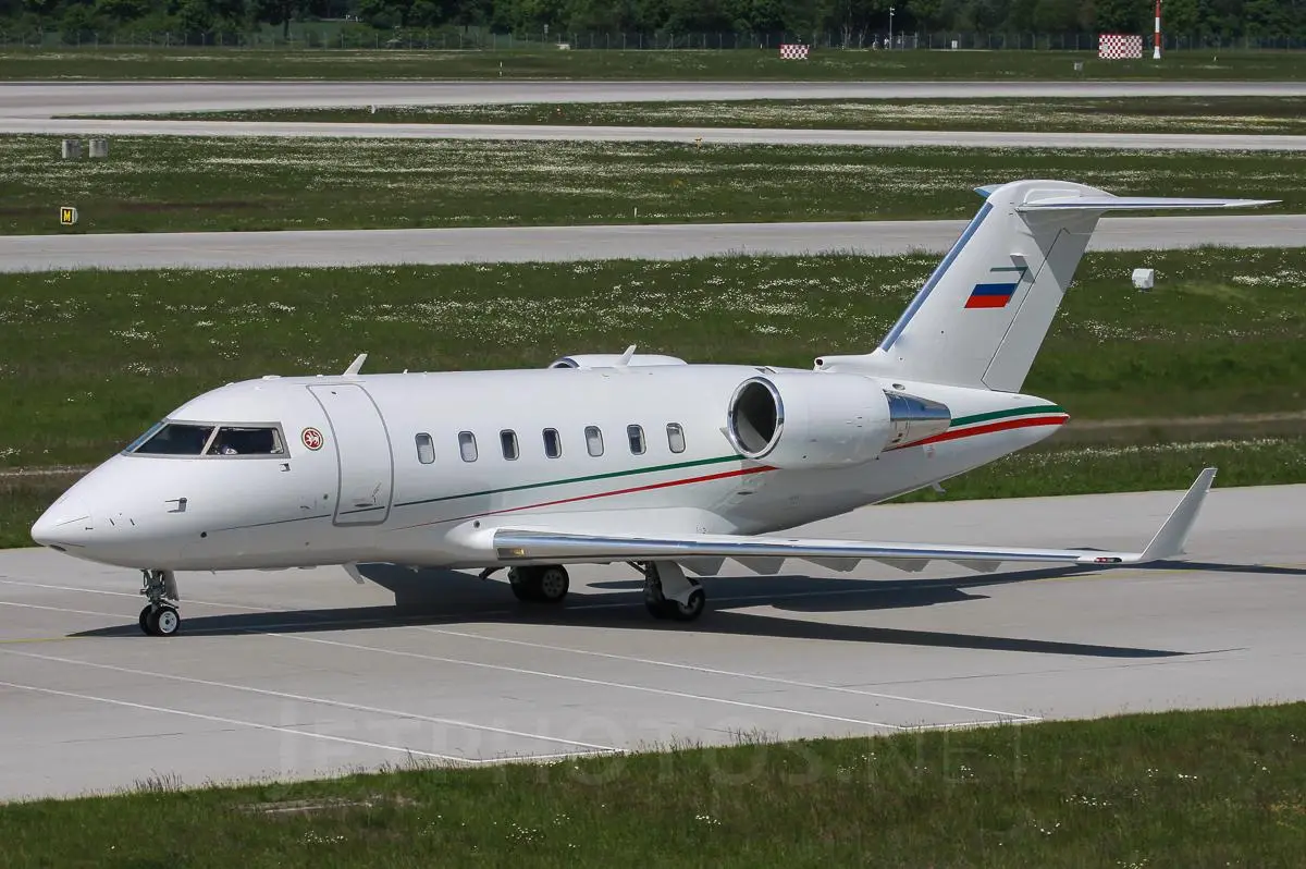 Bombardier Challenger 605 RA-67227 operated by Aviaservice, exterior