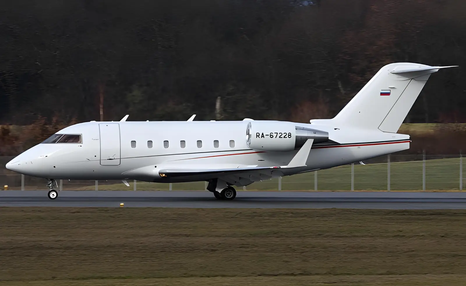 Bombardier Challenger 604 RA-67228 operated by Aviaservice, exterior