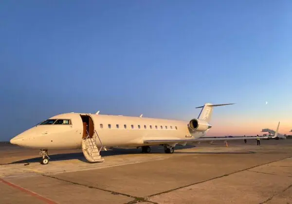 Bombardier Challenger 850 RA-73535 operated by DreamJet, exterior