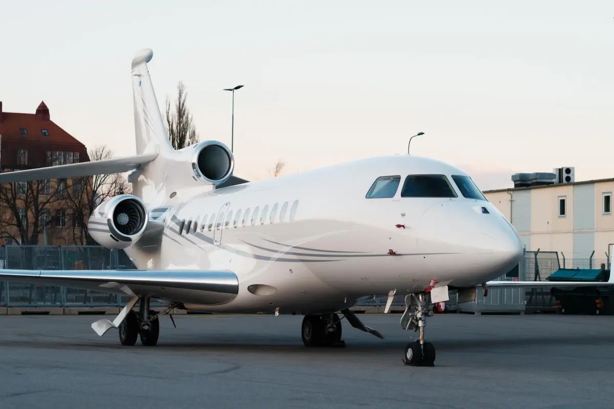 Dassault Falcon 7X SE-DJJ operated by Svenskt Industriflyg, exterior