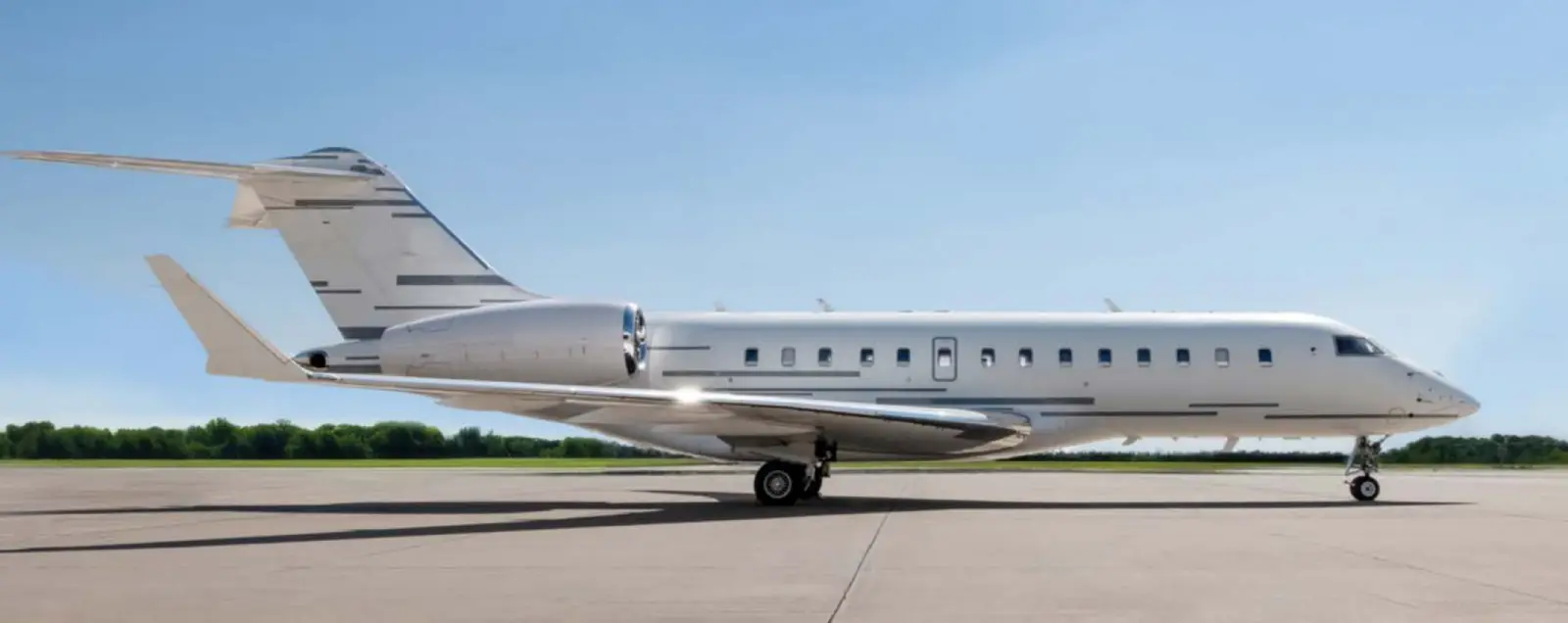 Bombardier Global 5000 SE-RAY operated by Svenskt Industriflyg, exterior
