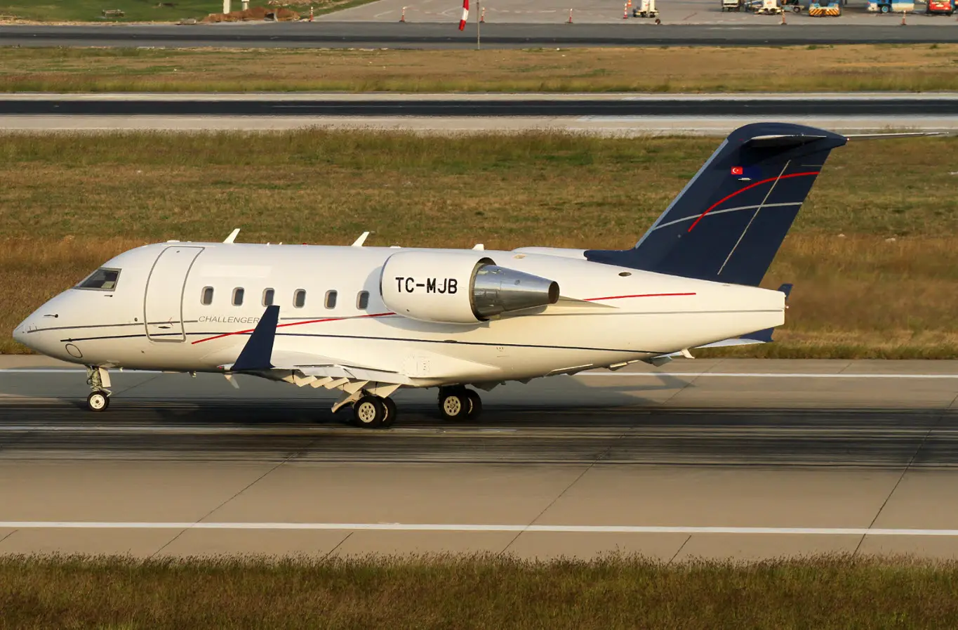 Bombardier Challenger 604 TC-MJB operated by Be Aero, exterior