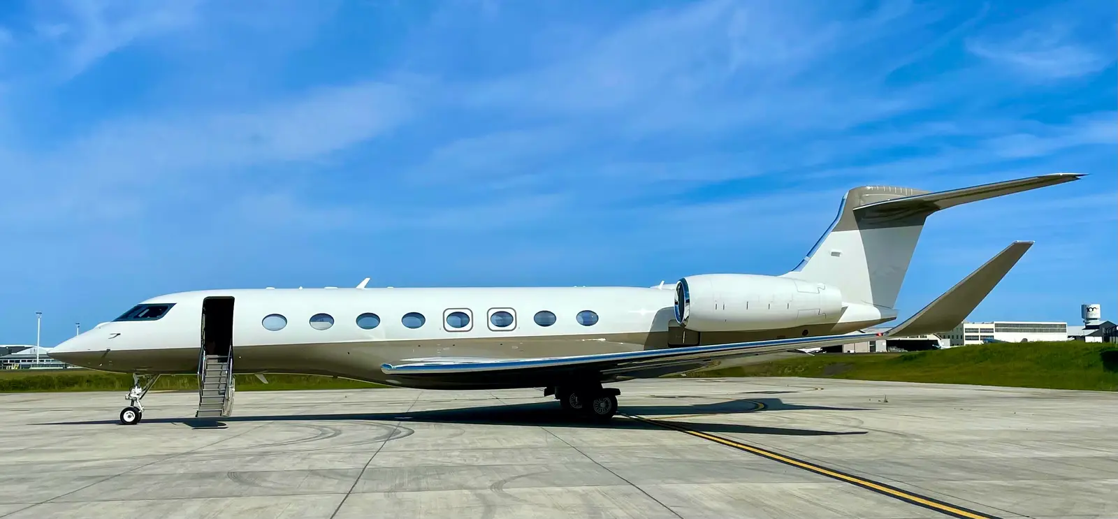 Gulfstream G650ER VH-SGA operated by Global Jet International, exterior