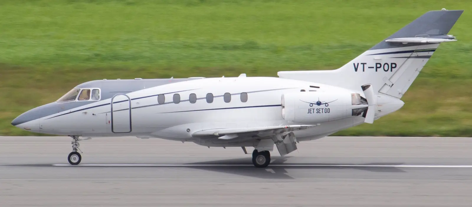 Beechcraft Hawker 800XP VT-POP operated by Jetsetgo Aviation Services, exterior