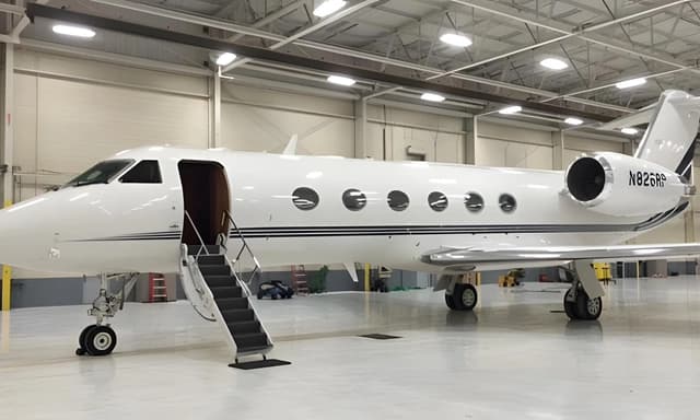 Gulfstream G300 N826RP