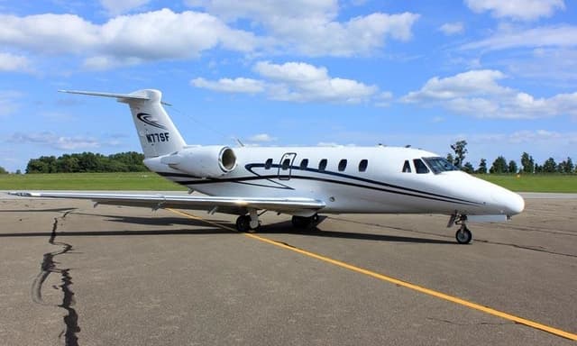 Cessna Citation VII N77SF