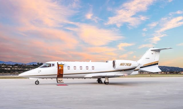 Learjet 60 N117KB