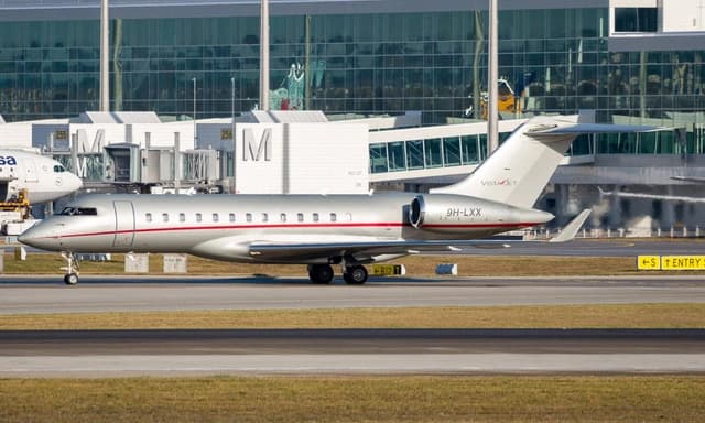 Global Express XRS 9H-LXX
