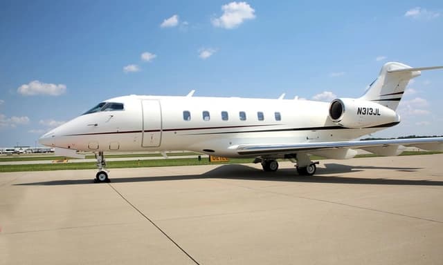 Challenger 300 N91910