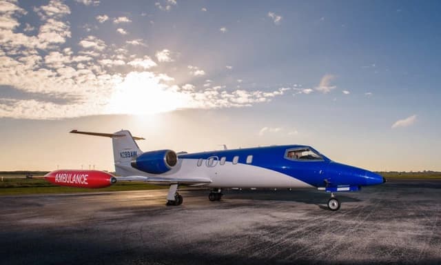 Learjet 35A N289AW