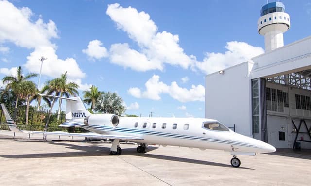 Learjet 31A N127VL