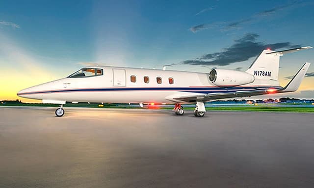 Learjet 55C N178AM
