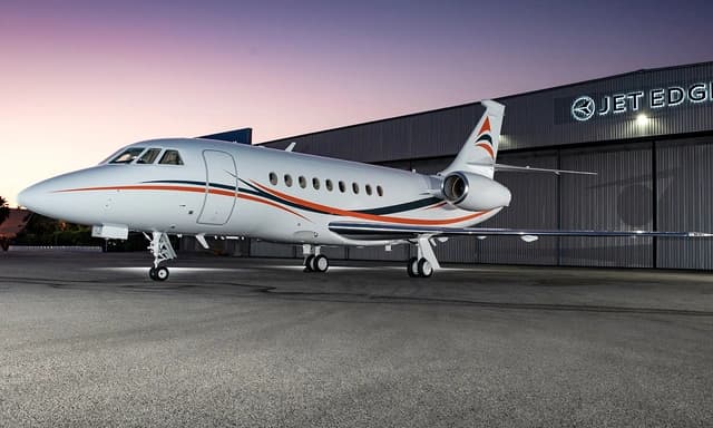 Falcon 2000 N630VC