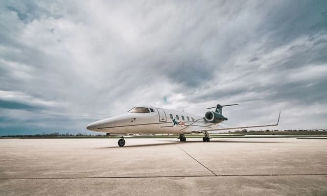 Learjet 31ER N888CP