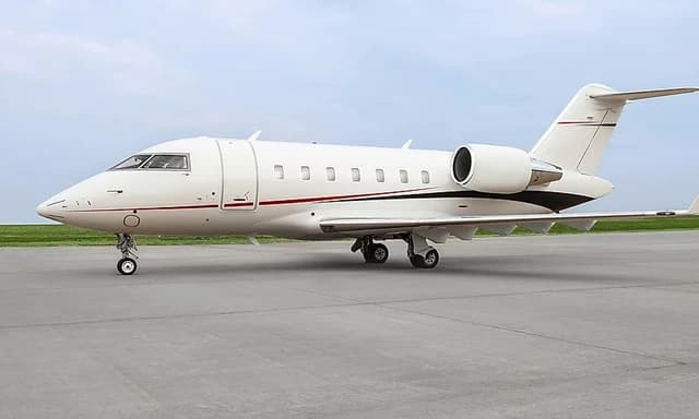 Challenger 650 N90KC