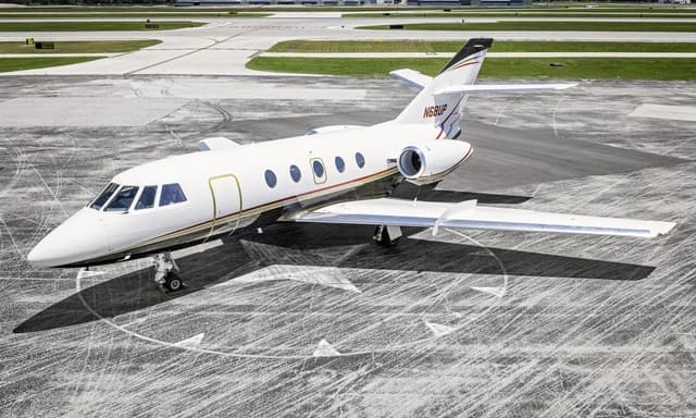 Falcon 20 N68UP