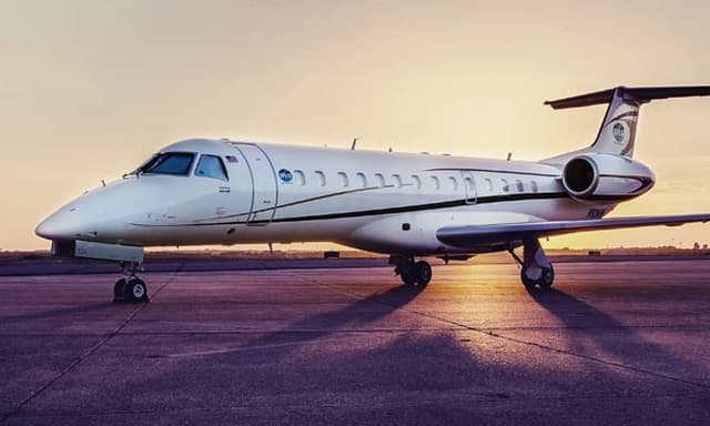 Embraer 135LR N403RW