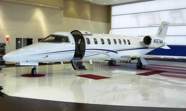 Learjet 75 N157MW