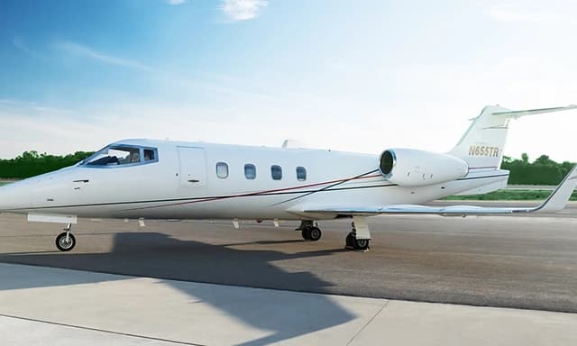 Learjet 55 N655TR