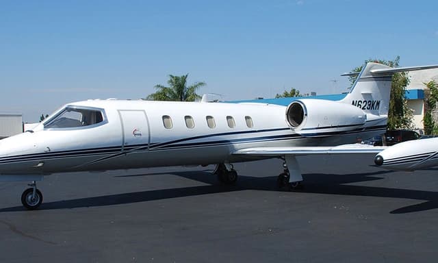 Learjet 35A N623KM