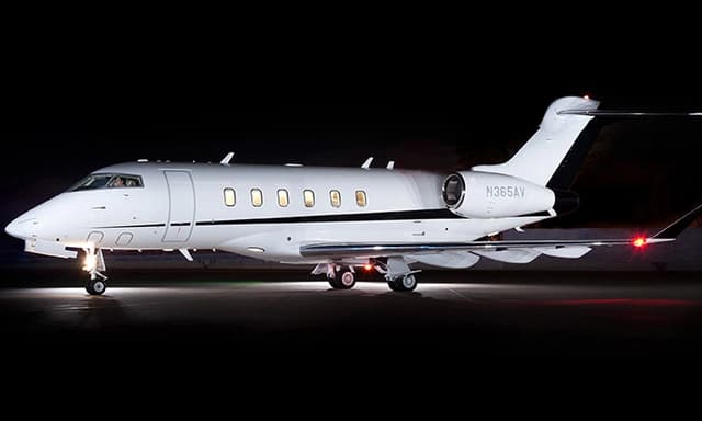 Challenger 350 N365AV