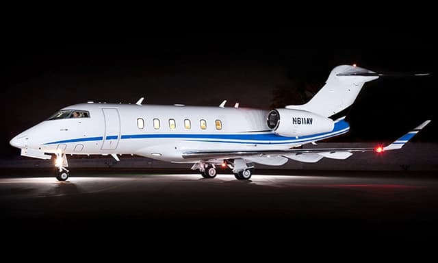 Challenger 350 N611AV