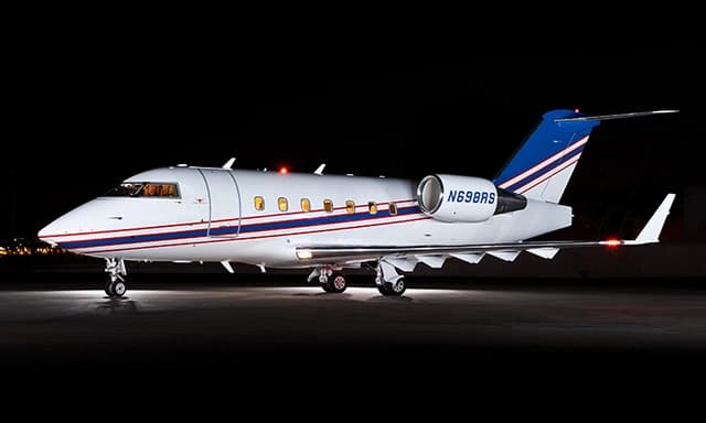 Challenger 604 N698RS