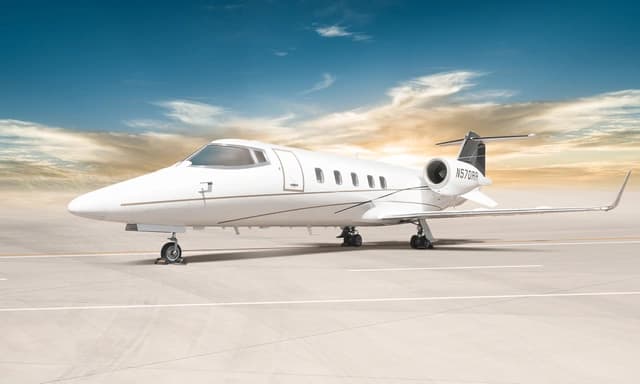 Learjet 60 N570RR
