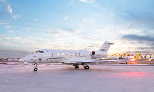 Challenger 300 N396BC